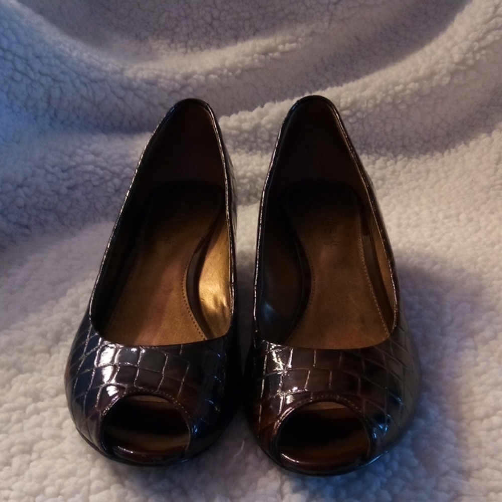 Wedge peep toed shoes